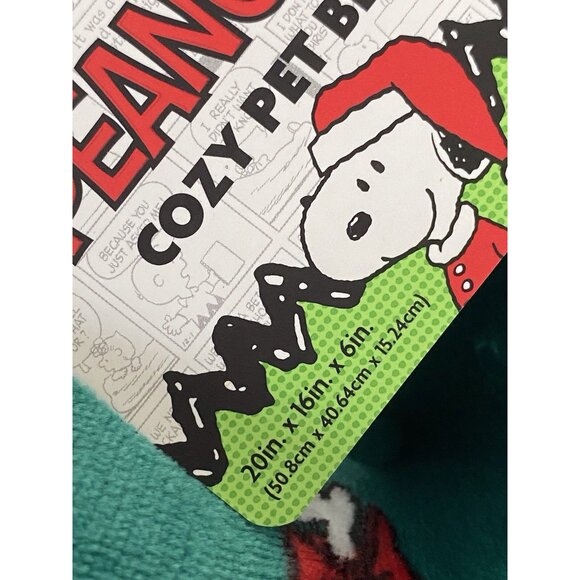 Peanuts Snoopy Small Dog Cat Pet Cozy Cuddler Bed Christmas Holiday Green NEW - Picture 4 of 15